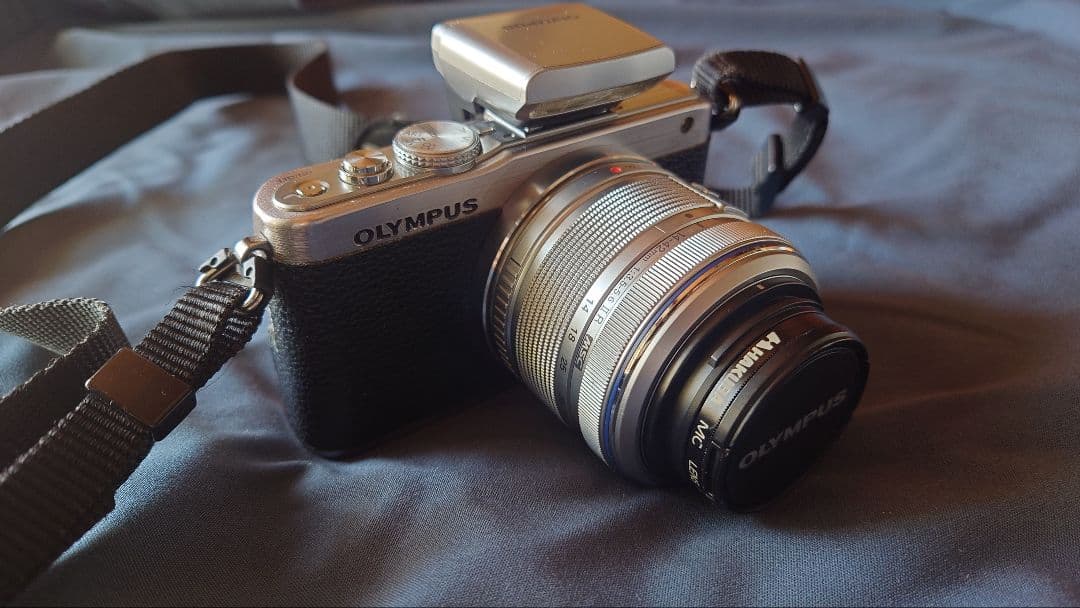 M*w様 OLYMPUS pen lite E-PL3 ミラーレスカメラ シルバ