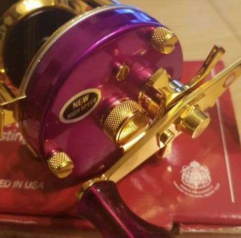 ABU 5500ｃキャスティングリール パープル