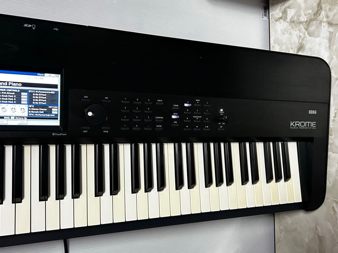 KORG KROME 88鍵盤 シンセサイザー　アダプター付き