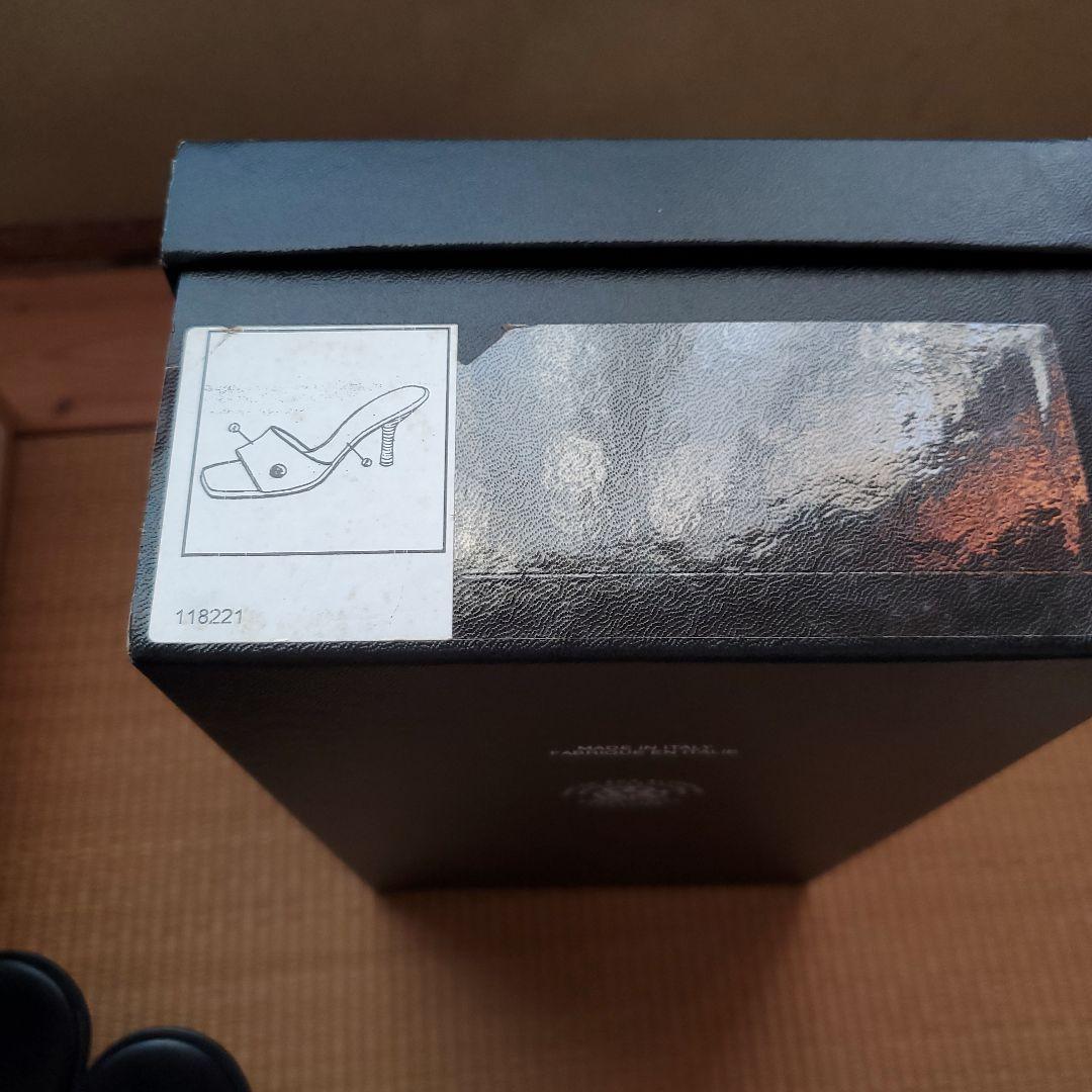 CHANEL 黒 ミュール ロゴ入り