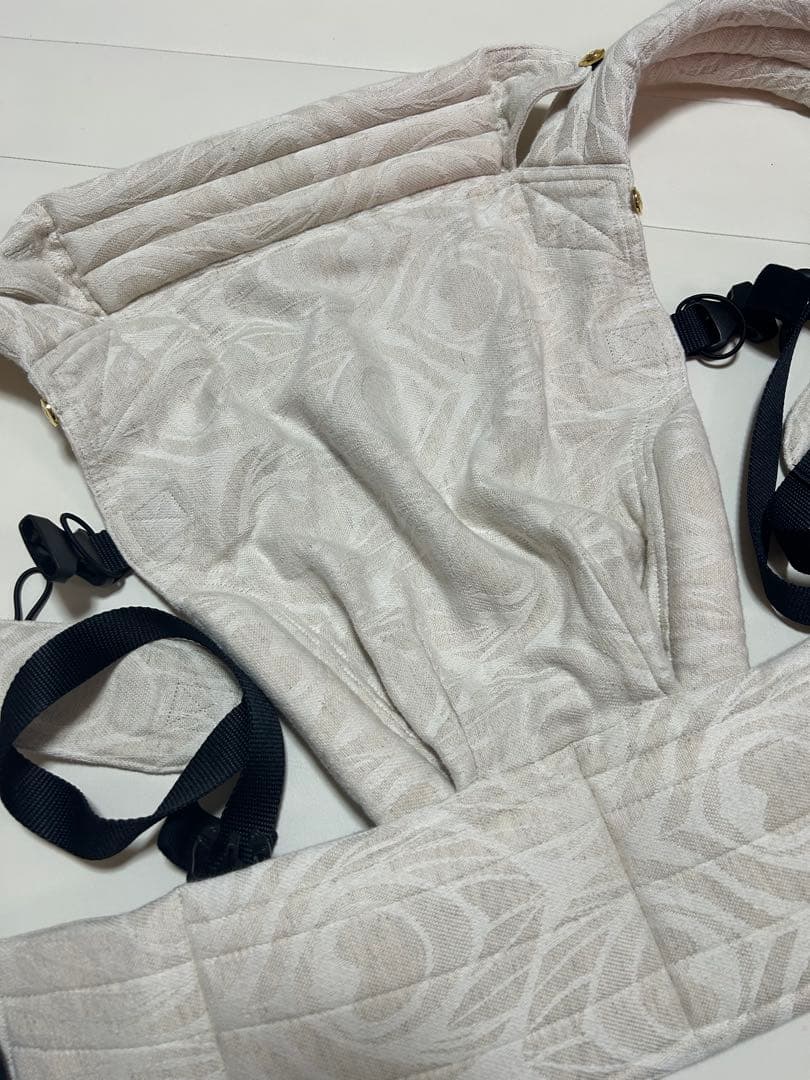 アーティポッペ アーガス・オート（リネン）抱っこ紐