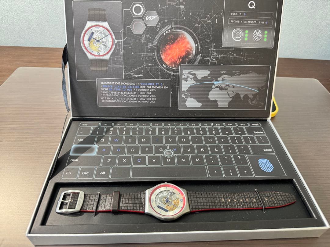 m*送様 値下げ！【激レア】SWATCH 映画007 Qモデル 2Q SS07Z