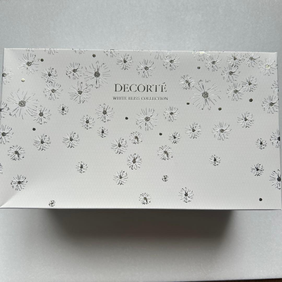 コスメデコルテ　クリスマスコフレ2024