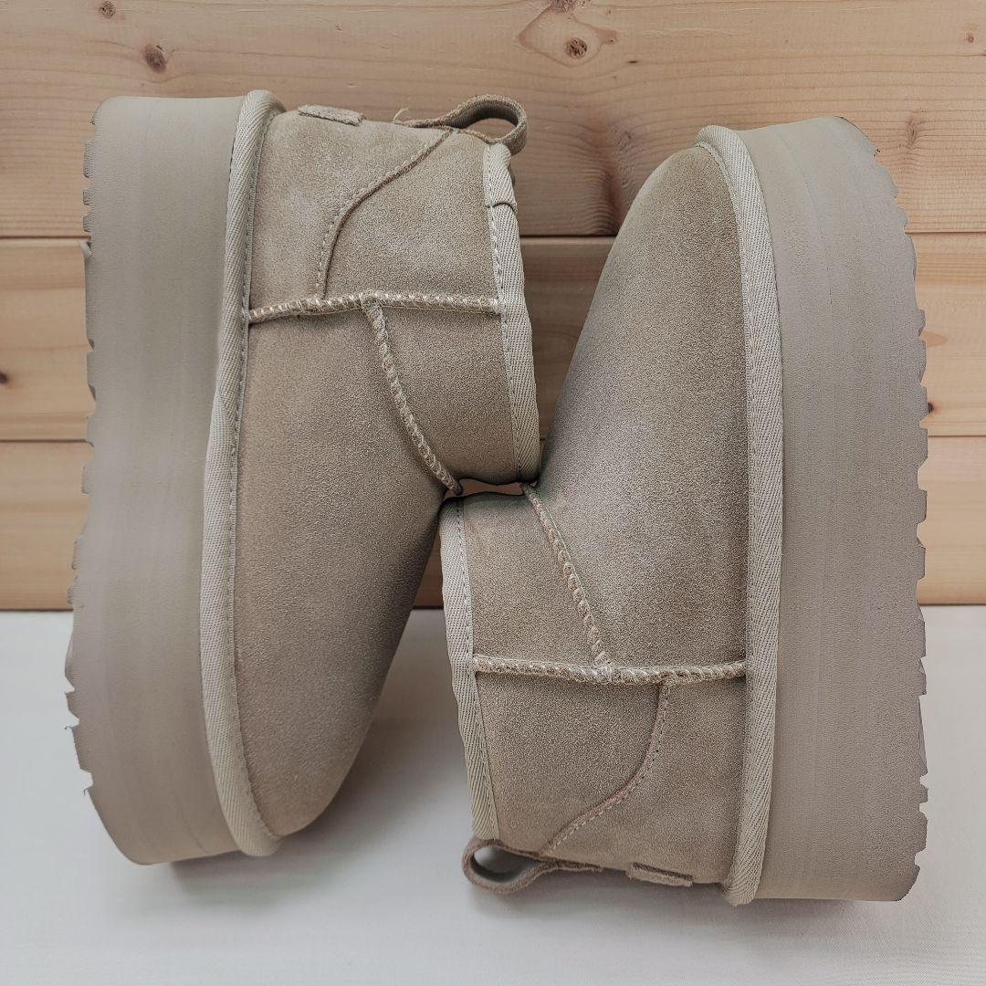 アグ クラシック ウルトラ ミニ プラットフォーム ベージュ 23cm