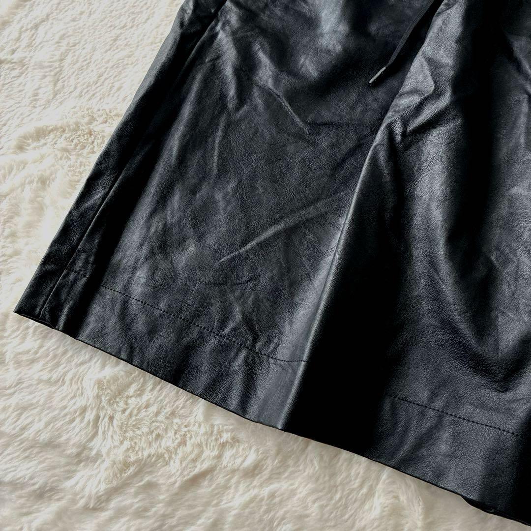 美品✨SACRA サクラ 23AW フェイクレザー ショート パンツ ブラック