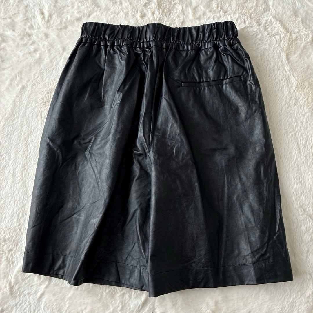 美品✨SACRA サクラ 23AW フェイクレザー ショート パンツ ブラック