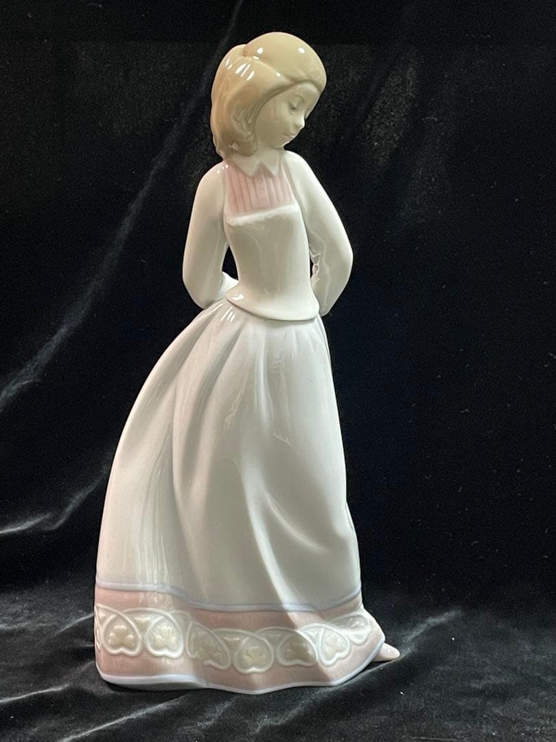 LLADORO リヤドロ 「Sweet＆Shy」