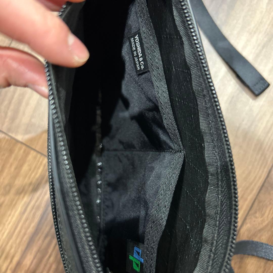 美品　PORTER ブラック ショルダーバッグ　サコッシュ