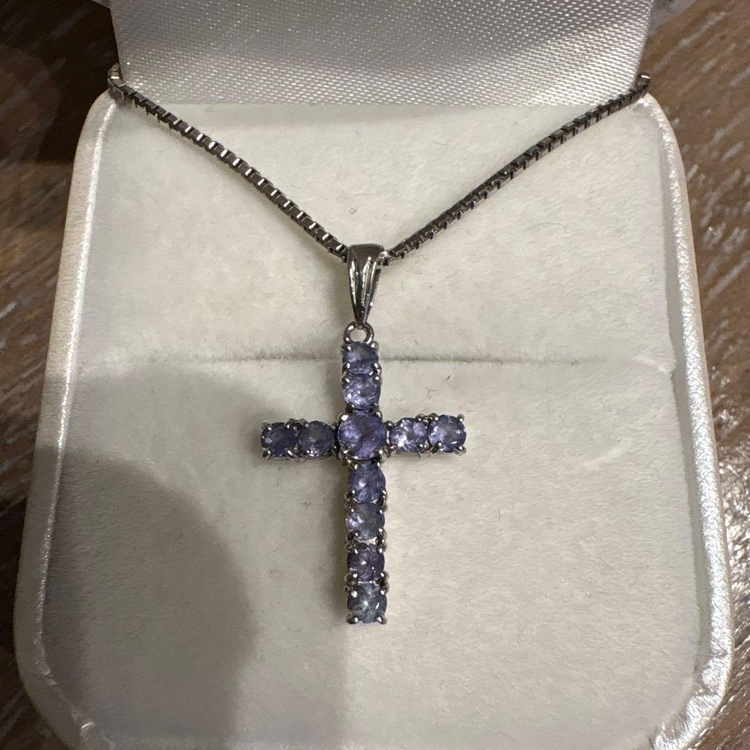 タンザナイト付きネックレストップ　pt900