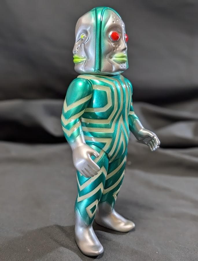 三面怪人 ダダ（Ｍ１号）三面バージョン ソフビフィギュア 蓄光カスタムペイント