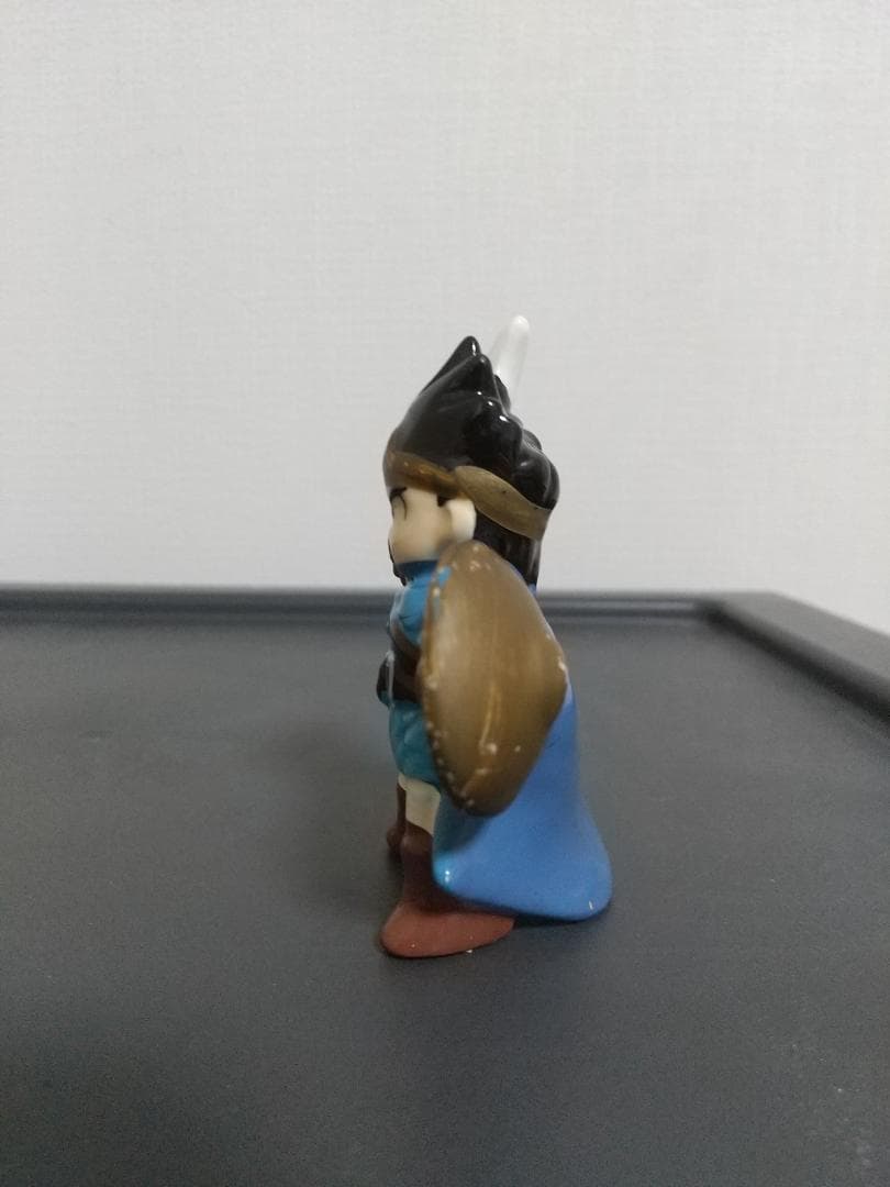 ドラゴンクエストⅢ 勇者 陶器 置物