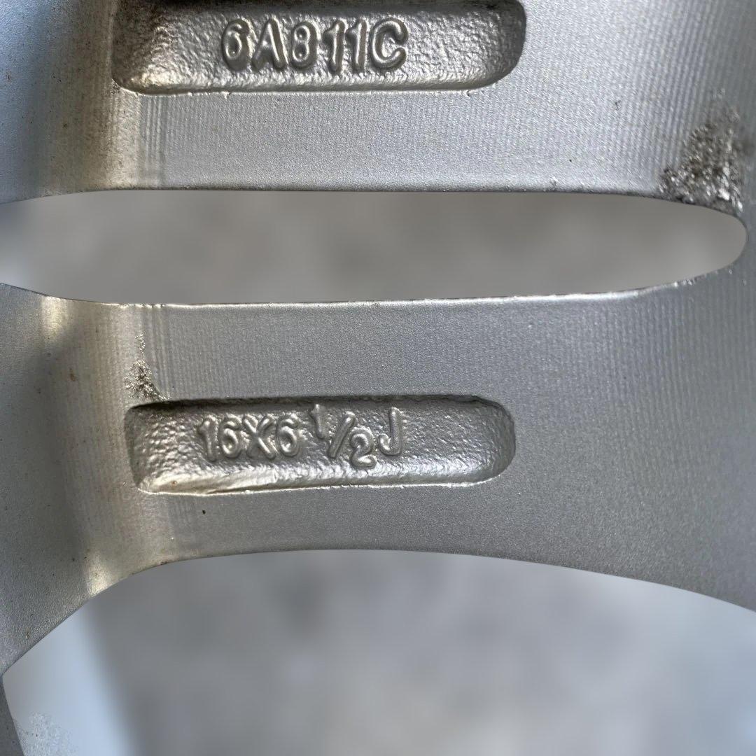 中古溝ありブリヂストンスタッドレスセット 205/65R16ヤリスクロス、セレナ