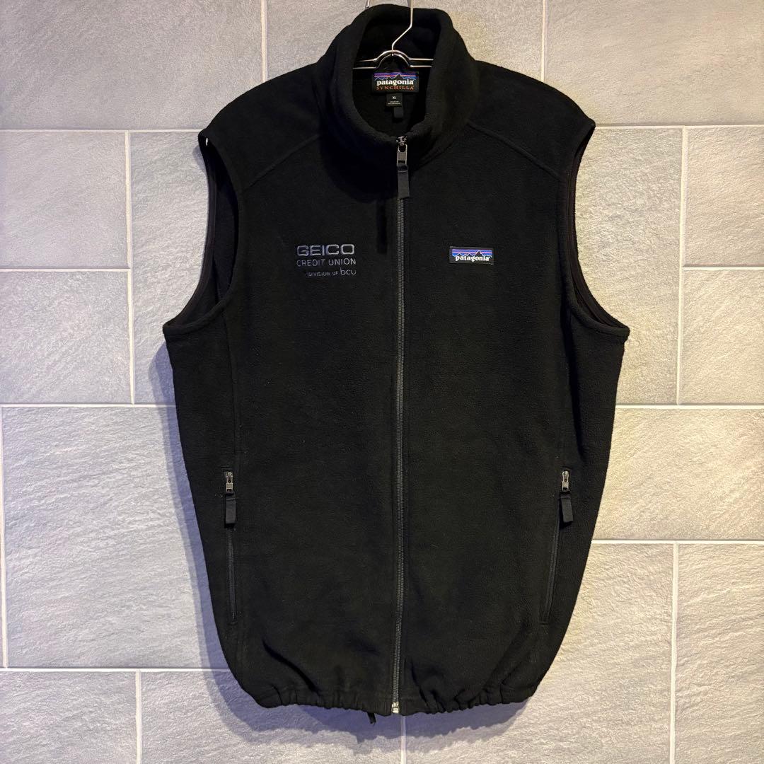 企業系刺繍ロゴ、シンチラフリースベスト　patagoniaレイヤード古着XL