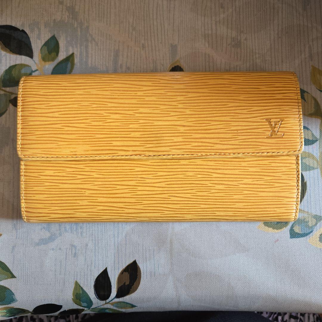 Louis Vuitton エピレザー 長財布 イエロー