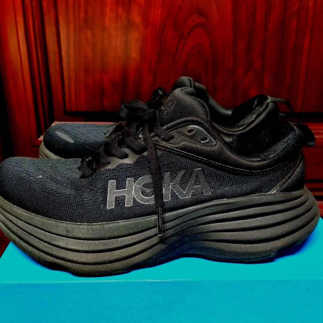 HOKA 　ブラック厚底シューズ
