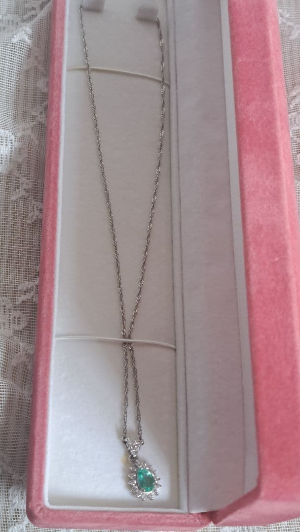 Ptエメラルドダイヤプチネックレス