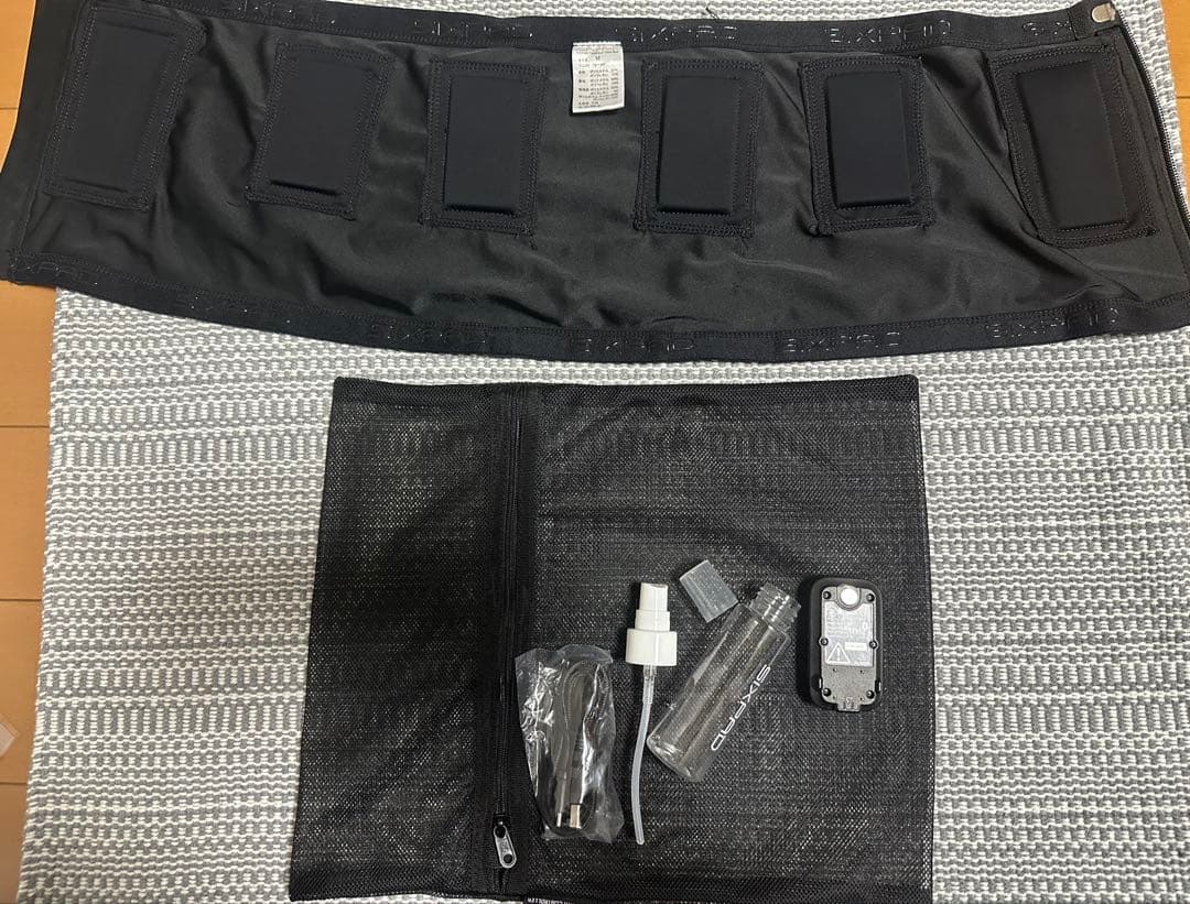 SIXPADパワースーツコアベルト 専用コントローラー付き Mサイズ