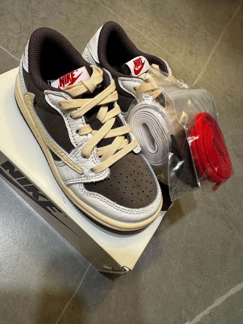 Travis Scott x Nike TD Air Jordan1リバースモカ