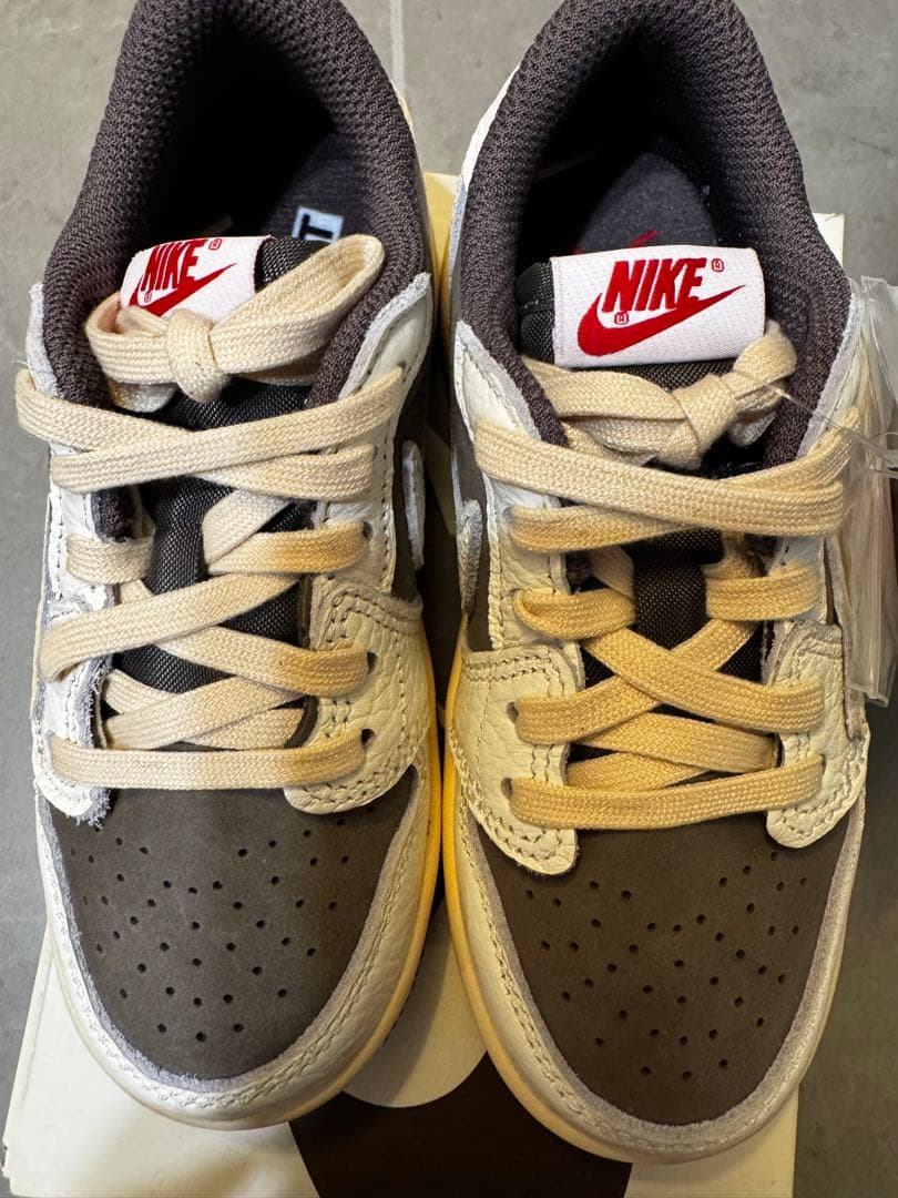 Travis Scott x Nike TD Air Jordan1リバースモカ