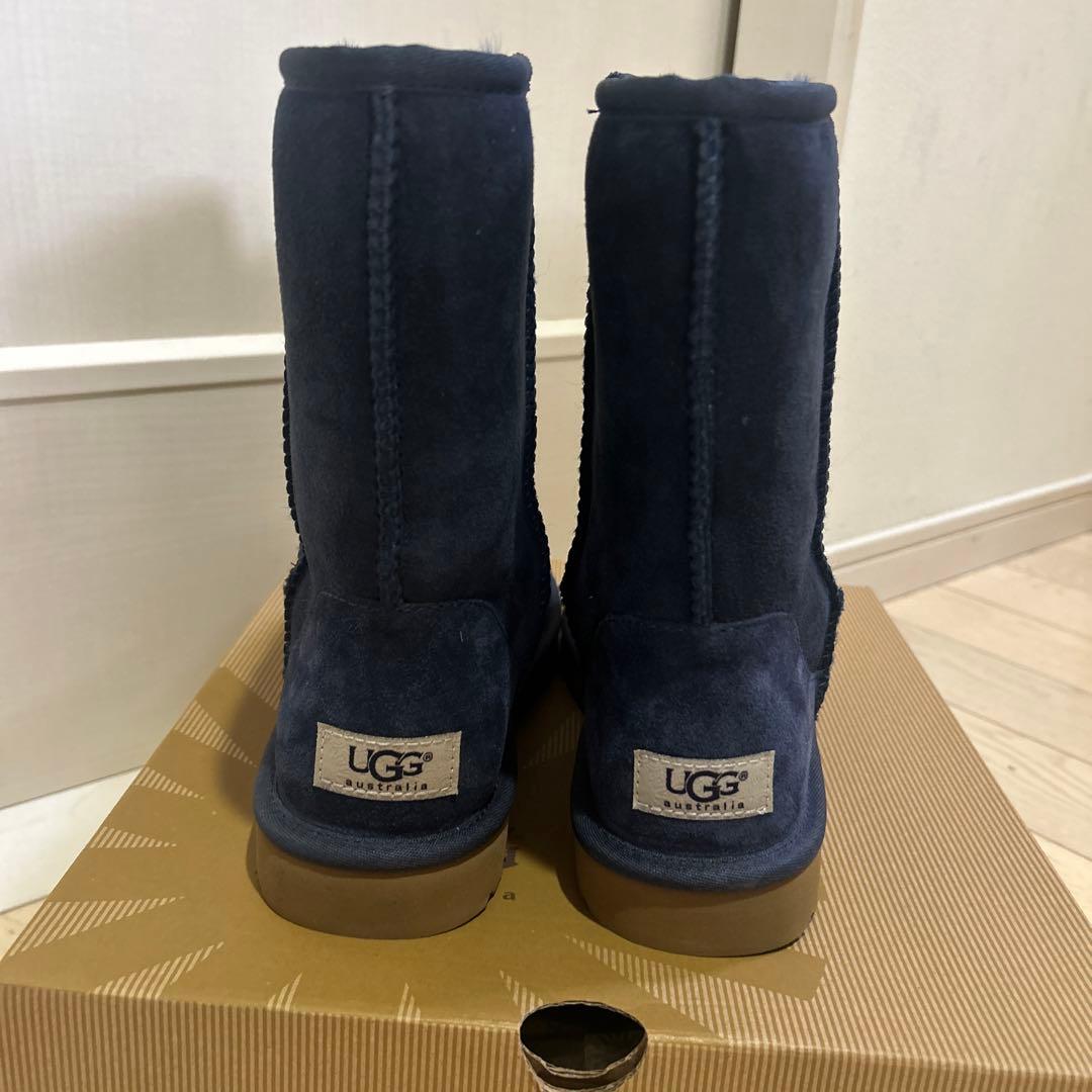 新品未使用　UGG ネイビー ムートンブーツ