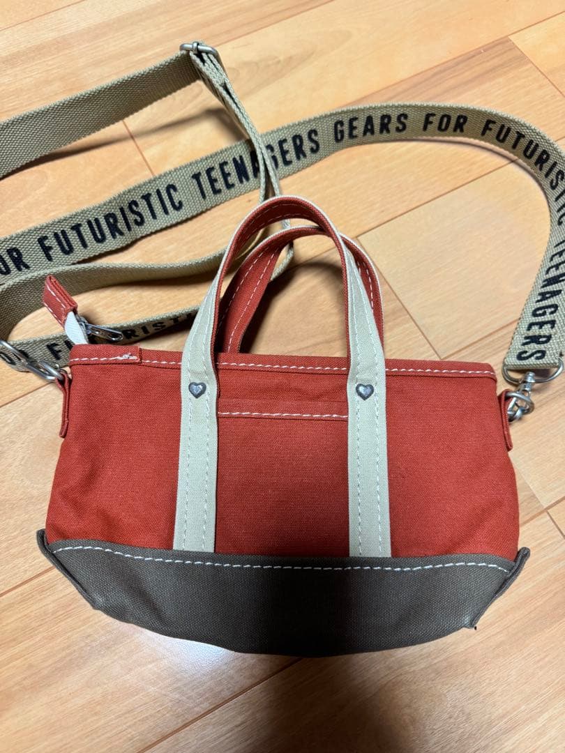 ヒューマンメイド　ショルダーバック