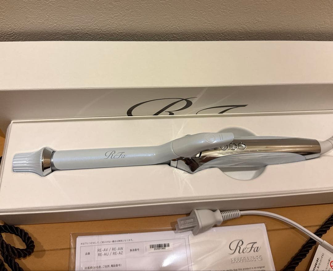 新品　箱入り　ギャランティカード付　ReFa CURL IRON PRO 19