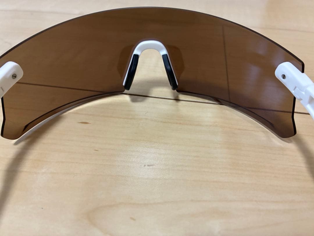 アディダス　シールドフレームサングラス