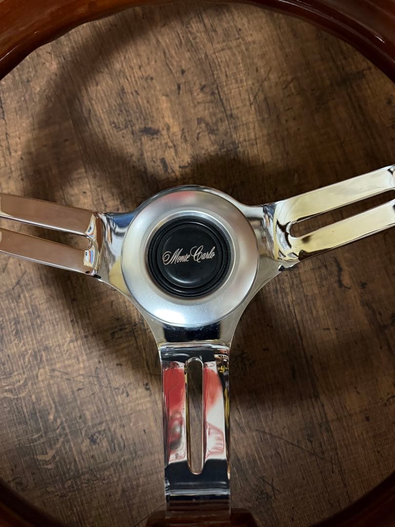 Monte Carlo ステアリング　シボレー　ハンドル