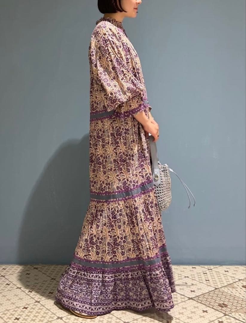 なな【サラマリカ】コットン ジャガード フラワープリント フリルドレス