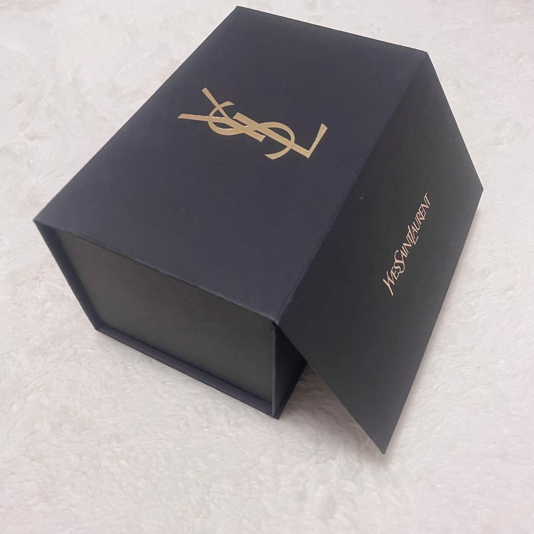 イヴサンローラン ラディアントタッチ クッション ファンデーション B10