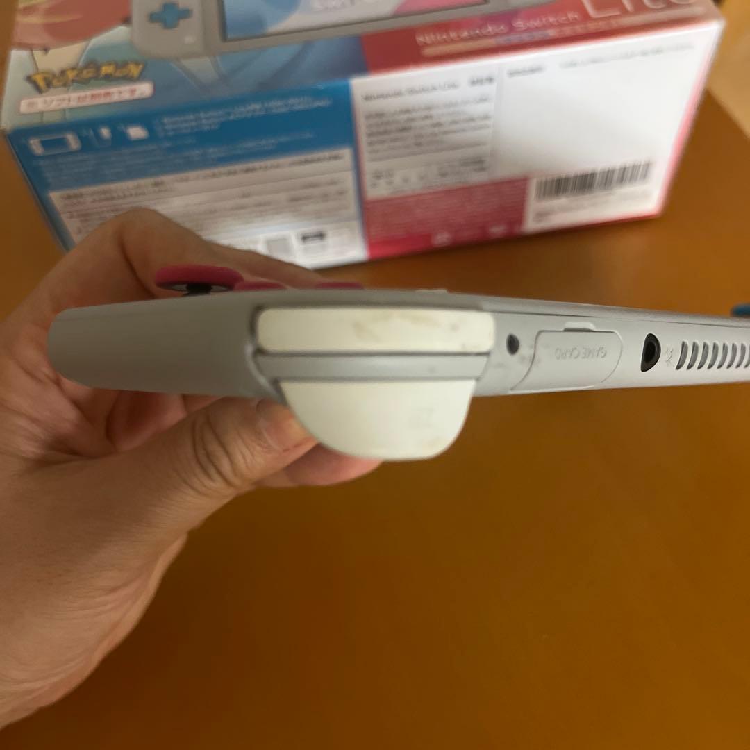 限定色　Nintendo Switch Lite ポケモンデザイン