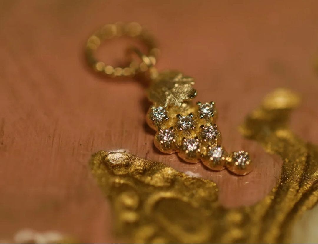 クアラントット ブドウモチーフ ピアス(片耳用)右耳用