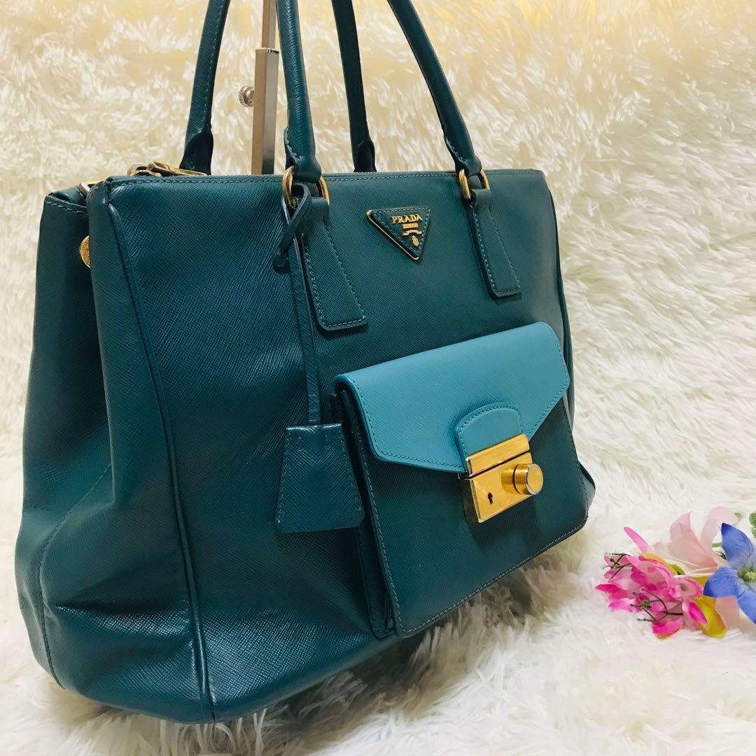 【美品】プラダ ハンドバッグ サフィアーノレザー 三角ロゴ A4収納可能