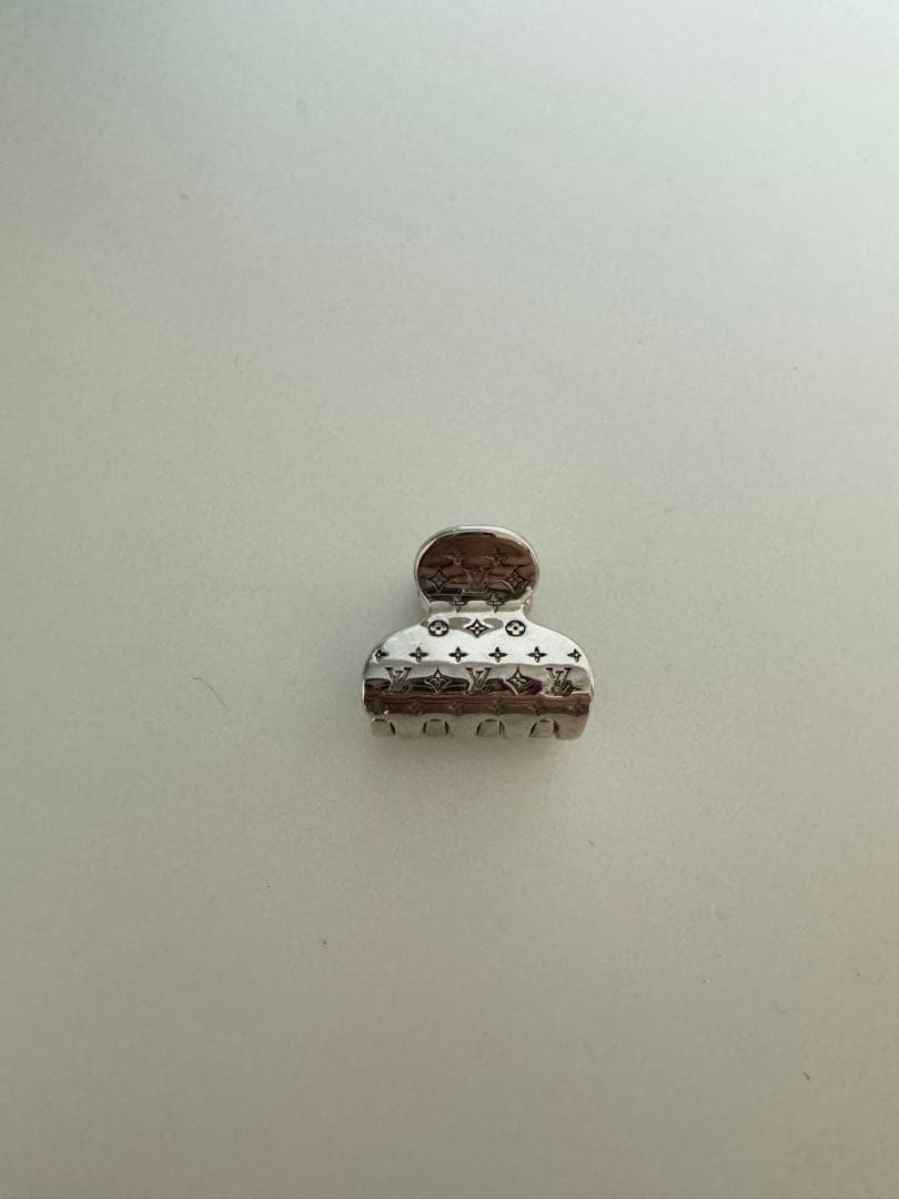 Louis Vuitton　ルイヴィトン　アクセソワール シュブ ナノグラム