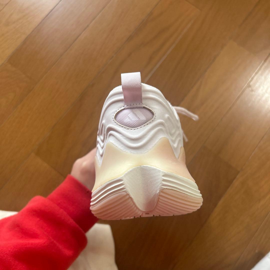 ピンク メッシュ バスケットボールシューズ