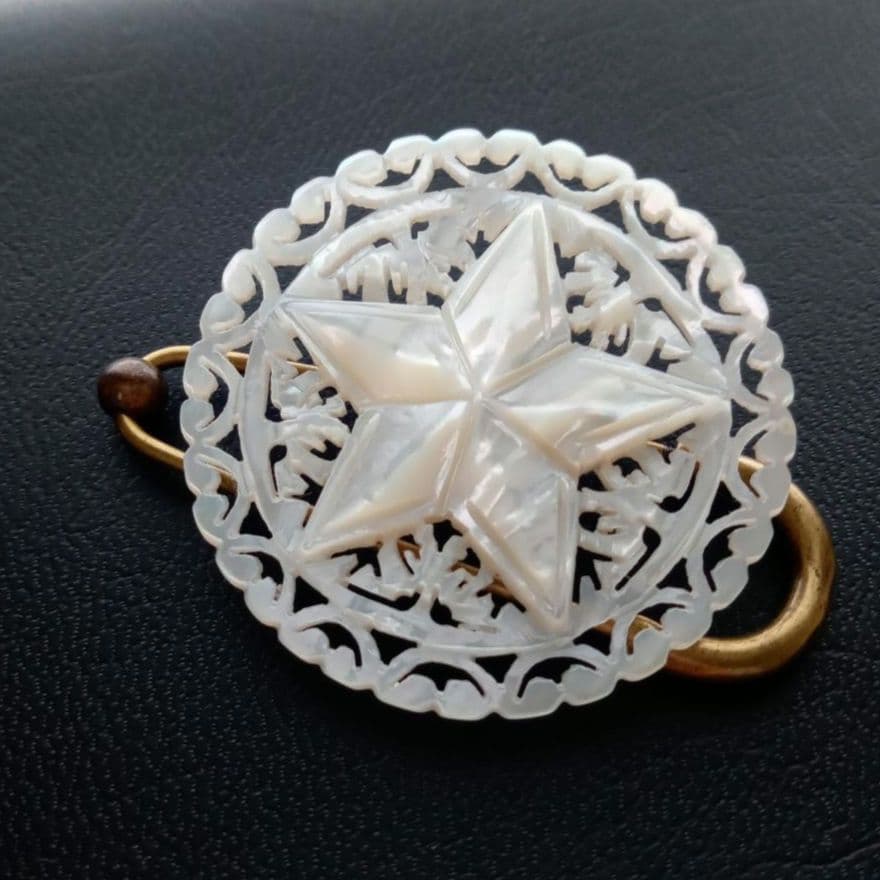 ベツレヘムパール 貝ボタン ブローチ 星 五芒星 工芸品 キルトピン付き