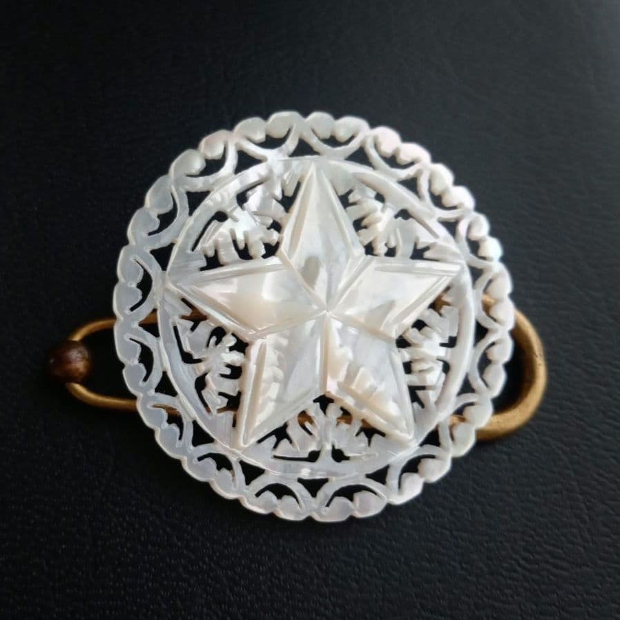 ベツレヘムパール 貝ボタン ブローチ 星 五芒星 工芸品 キルトピン付き