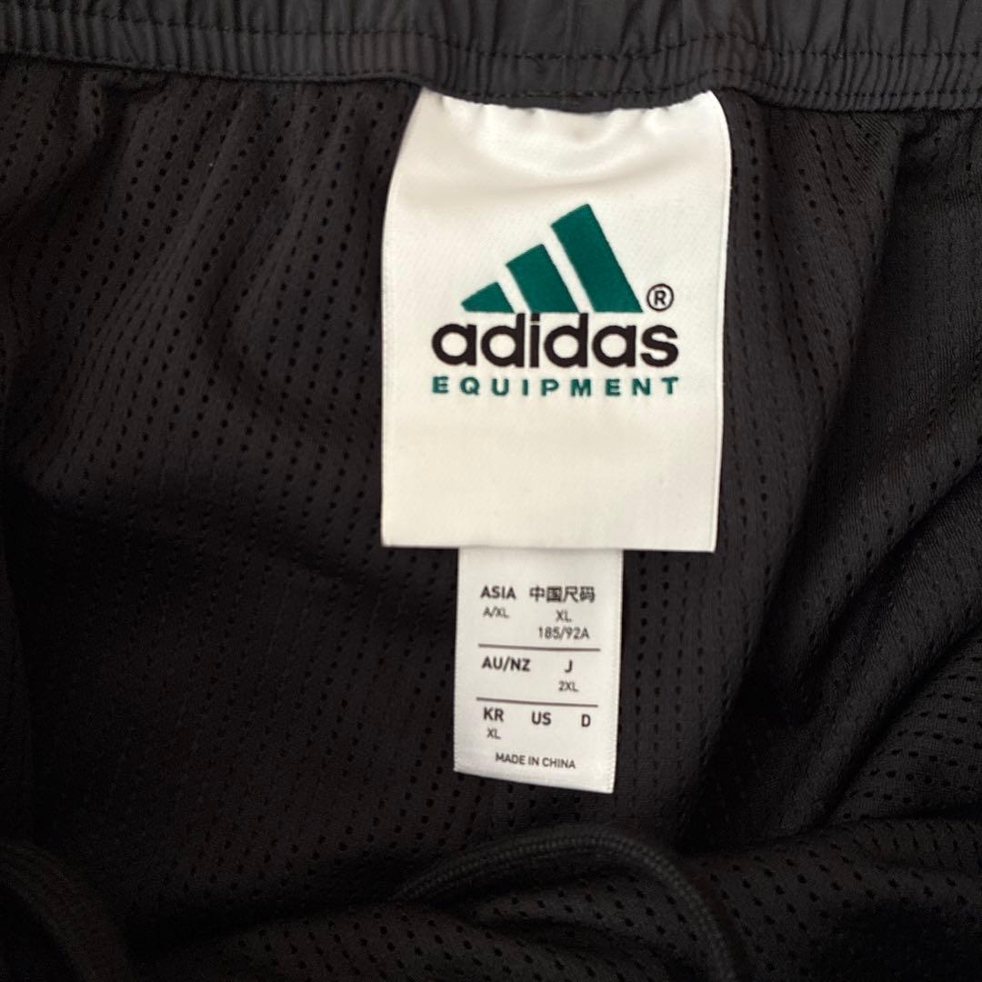 アディダス　ナイロンセットアップ