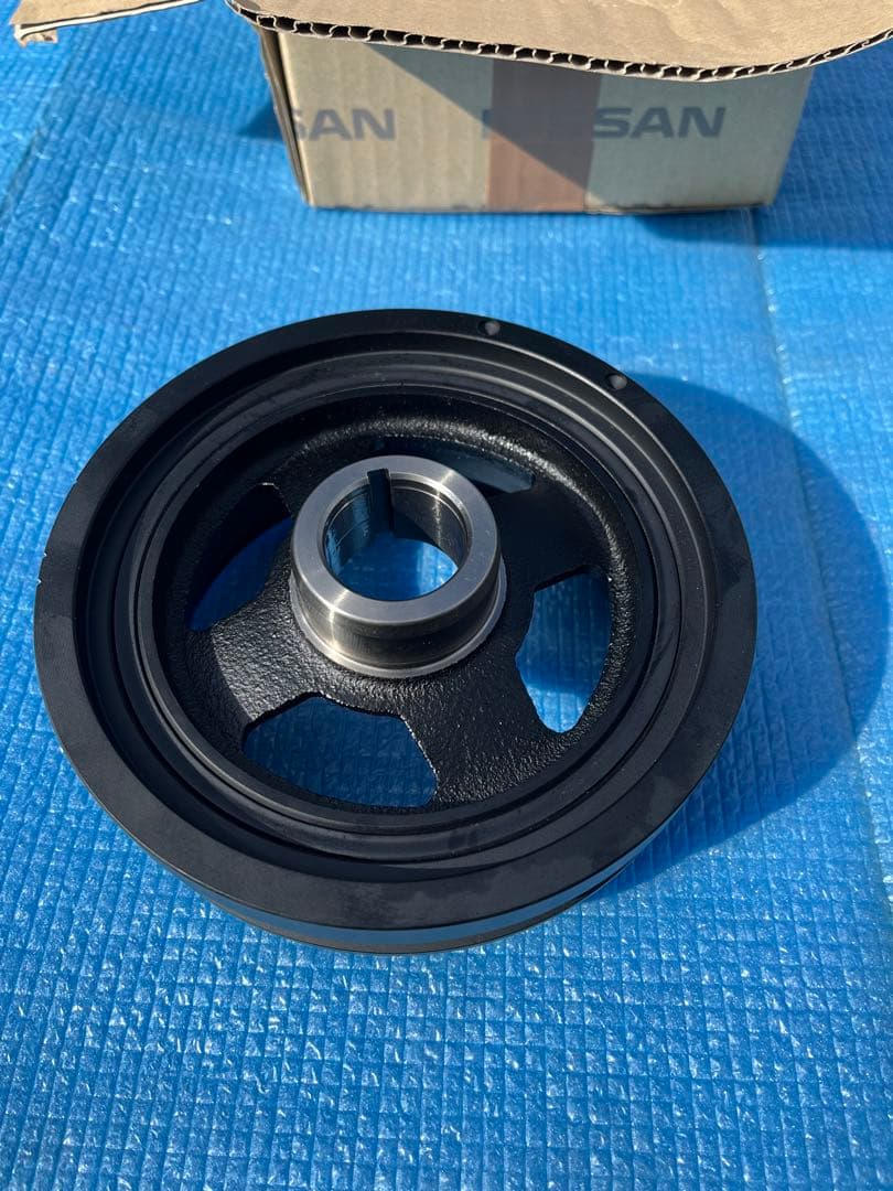 日産純正　クランクプーリー　12303-AL501 ボルト付