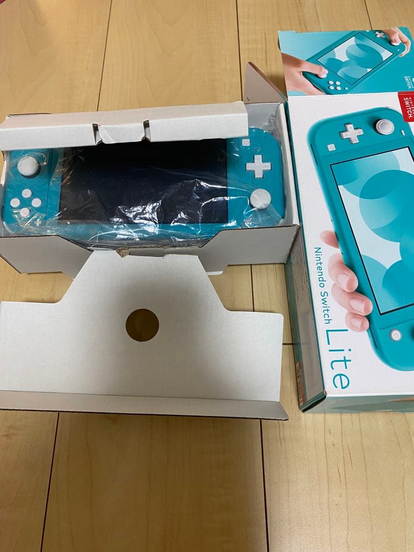 【ほぼ新品の超美品】Nintendo Switch Lite ターコイズ