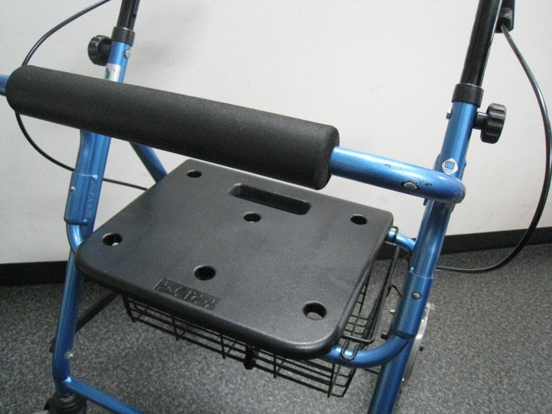 ハッピーⅡ NB 竹虎 歩行器 介護用品 ブルーメタリック バスケット付き