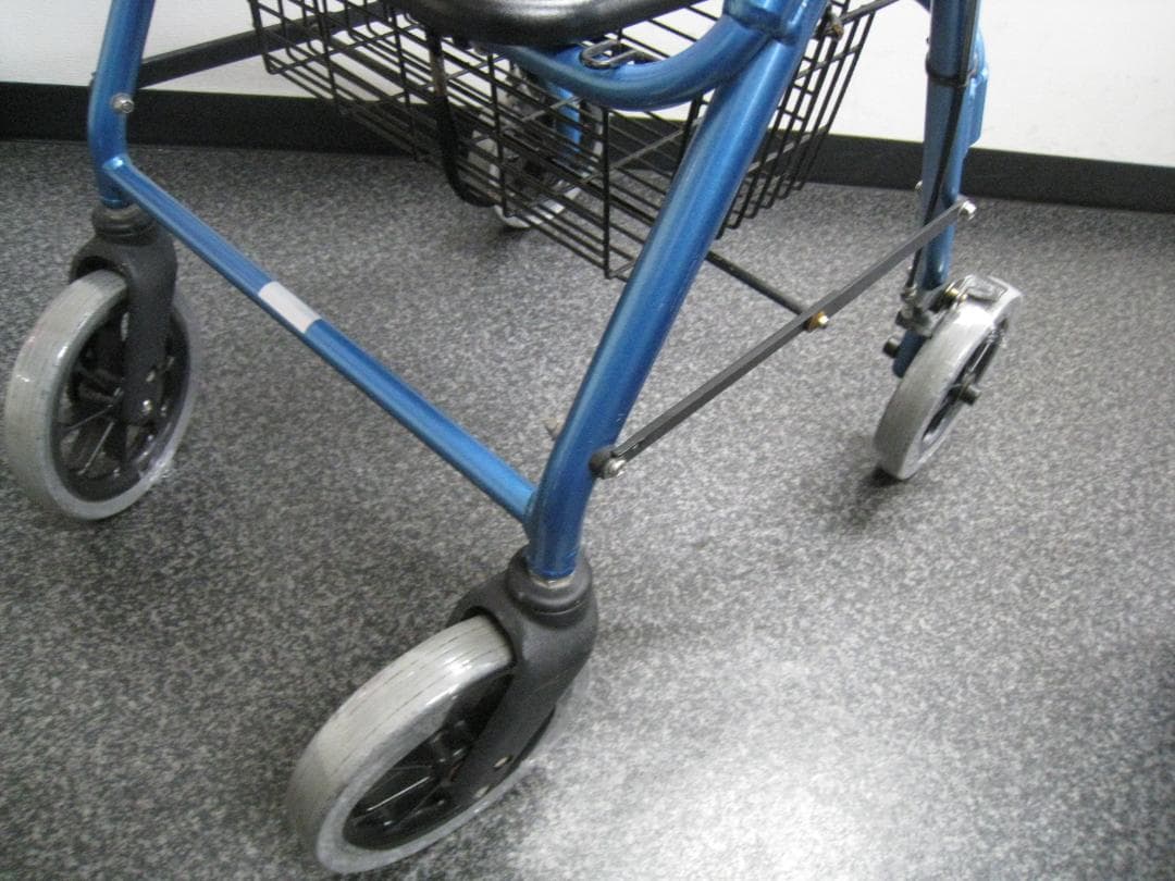 ハッピーⅡ NB 竹虎 歩行器 介護用品 ブルーメタリック バスケット付き