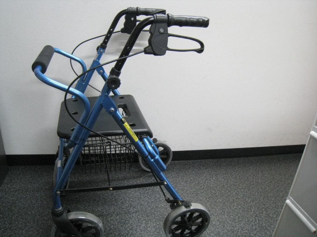 ハッピーⅡ NB 竹虎 歩行器 介護用品 ブルーメタリック バスケット付き
