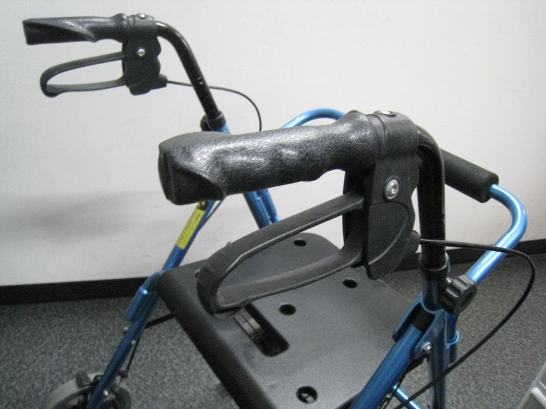 ハッピーⅡ NB 竹虎 歩行器 介護用品 ブルーメタリック バスケット付き