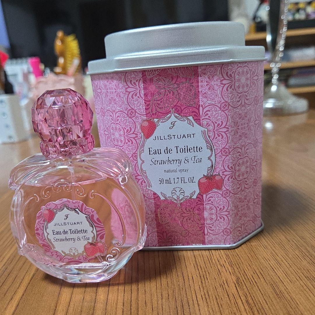 ジルスチュアート　ストロベリー&ティー、ピーチーホワイトフローラル　各50ml