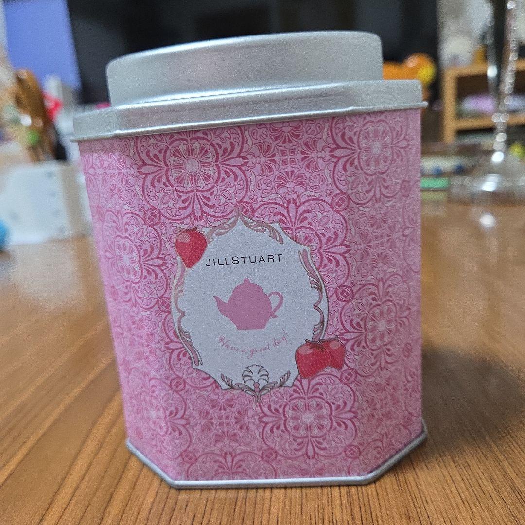 ジルスチュアート　ストロベリー&ティー、ピーチーホワイトフローラル　各50ml