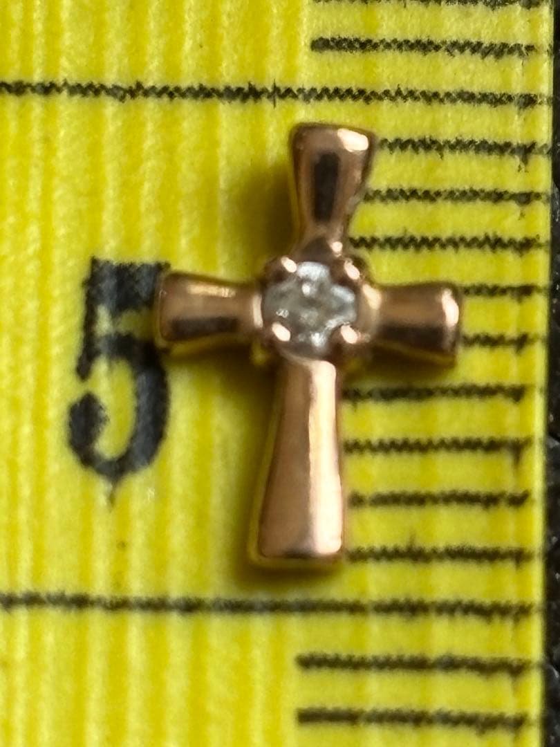 金属製十字架チャーム 18Kゴールドダイヤモンド