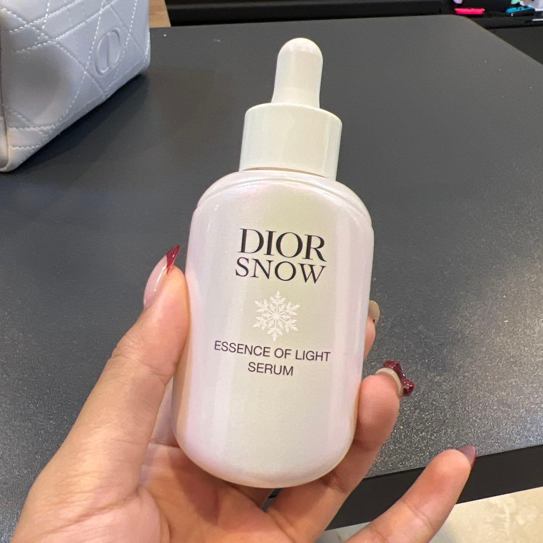 ディオール スノー エッセンス オブ ライト セラム (薬用美容液)
