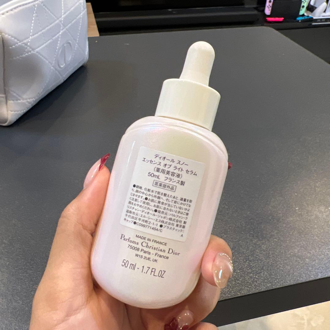 ディオール スノー エッセンス オブ ライト セラム (薬用美容液)