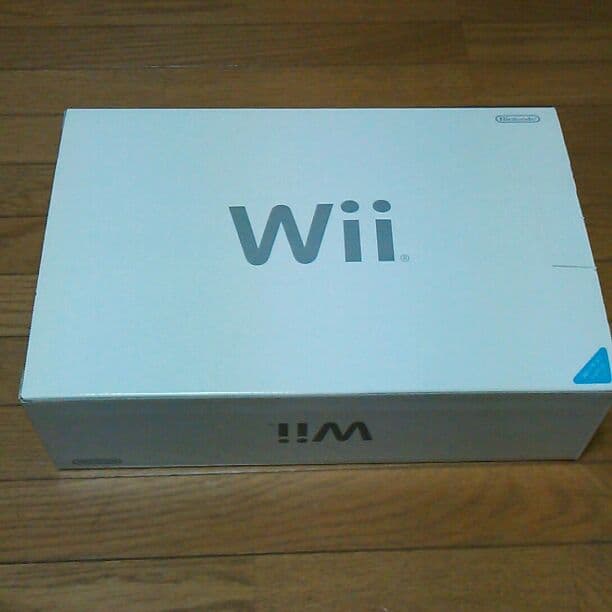 Wii本体 (シロ) (「Wiiリモコンジャケット」同梱) (RVL-S-WD)